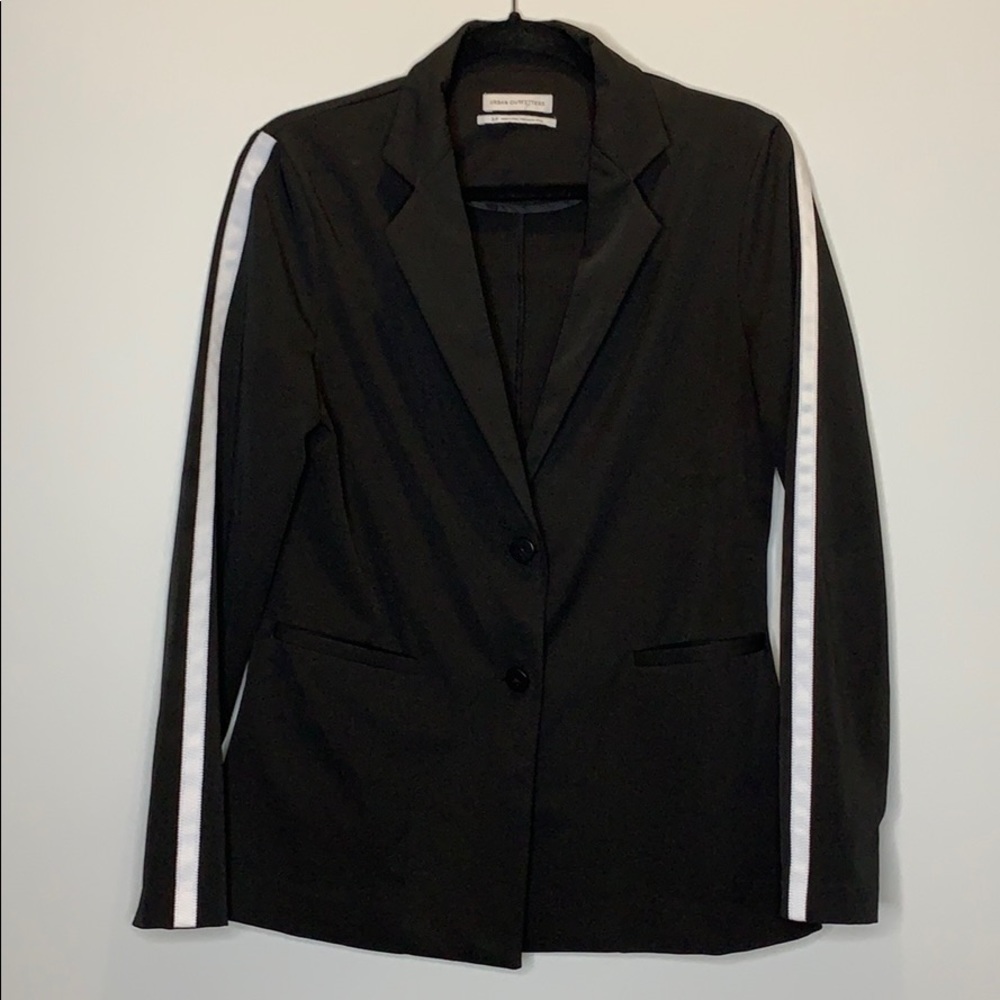 URBAN OUTFITTERS BLACK BLAZER WITH WHITE STRIPE